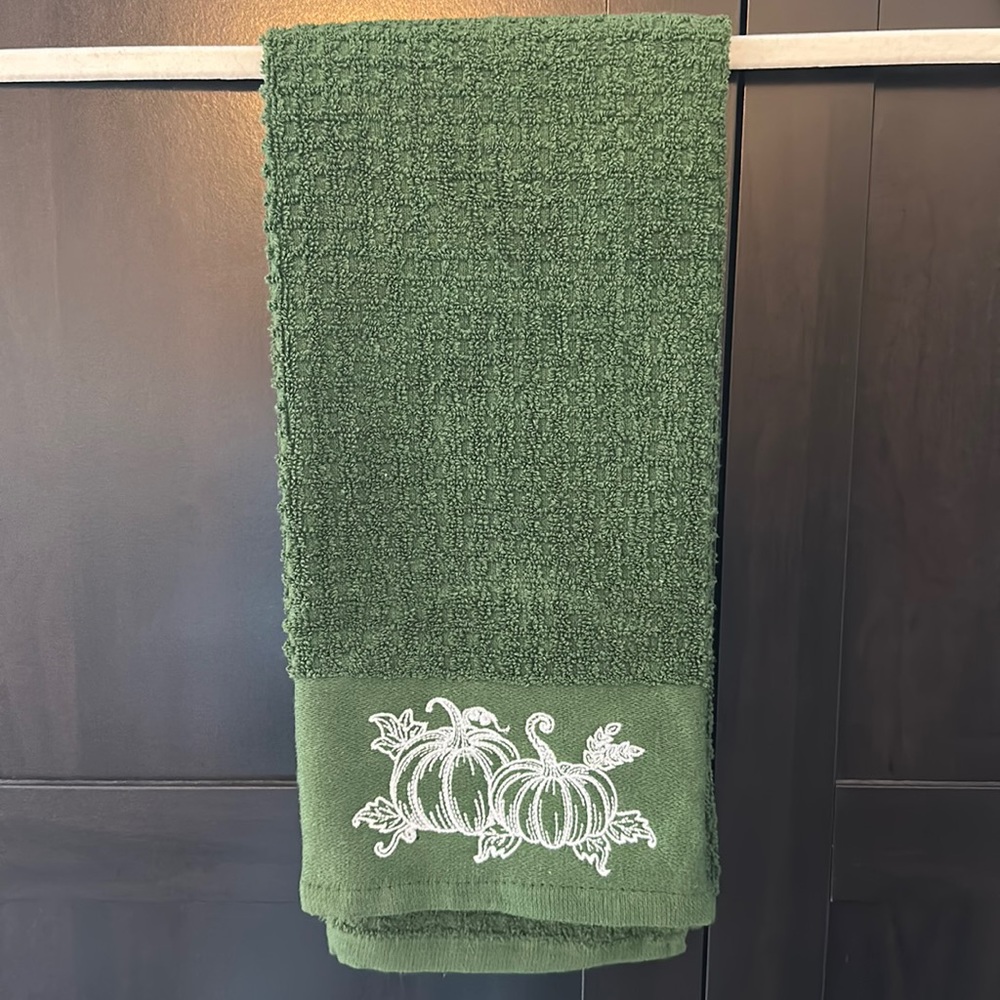 Rachel Zoe Green Pumpkin Fall Dish Towel